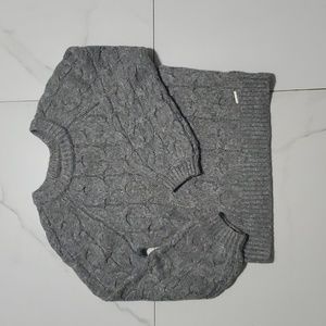 A lightly worn Abercrombie and Fitch knit sweater